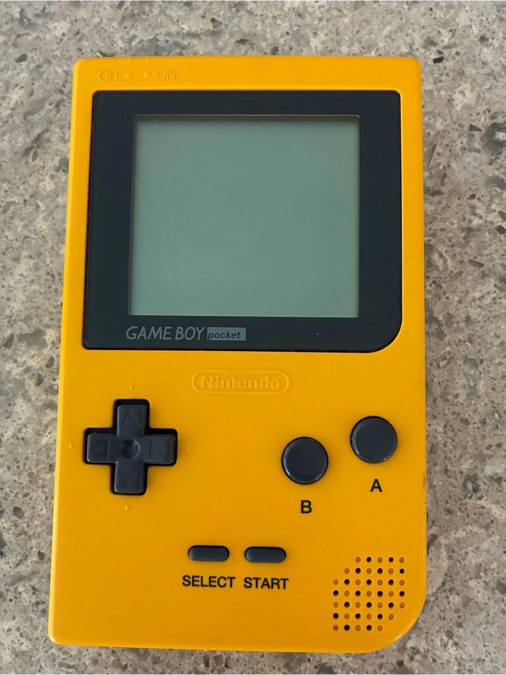 1996 Nintendo Game Boy Pocket Yellow Handheld Console w/4 games